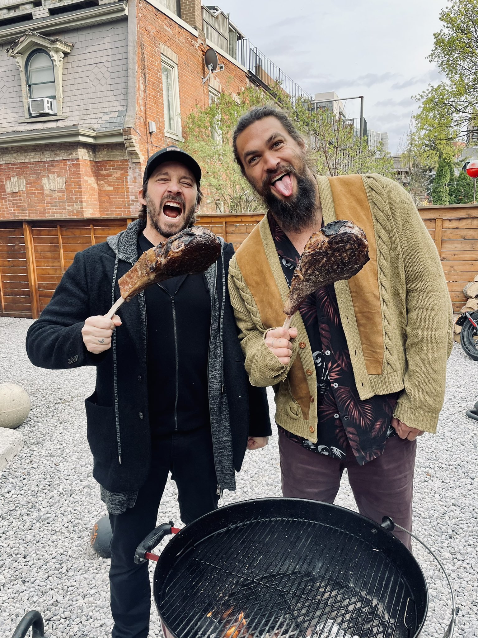 Eric Hendrikx on X: "It’s BBQ season! Flashback to tomahawk steaks with Jason Momoa (@PrideOfGypsiesJ) for @MensJournal. #EricHendrikx #JasonMomoa #prideofgypsies #Aquaman2 #aquaman #dunemovie #mensjournal https://t.co/Tk6hNuMkvR" / X