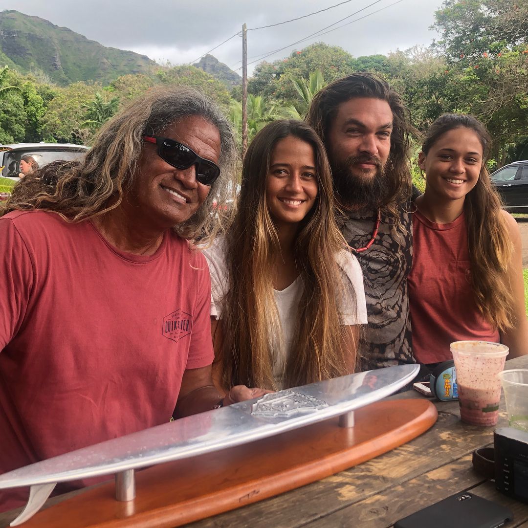 Jason Momoa and more photos with his family and friends in Hawai'i. | Jason momoa shirtless, Jason momoa, Jason momoa aquaman