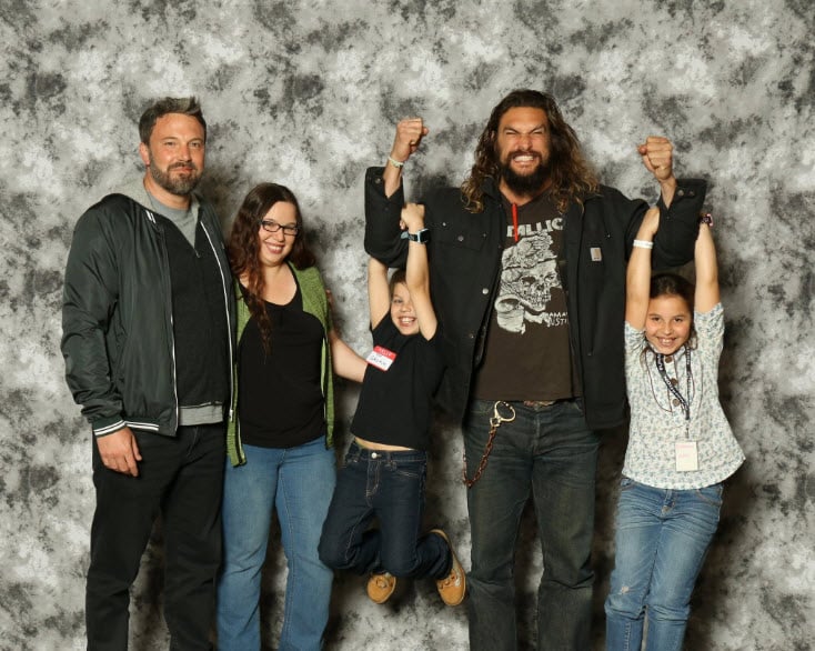 PHOTO: Ben Affleck & Jason Momoa with Fans ! : r/DC_Cinematic