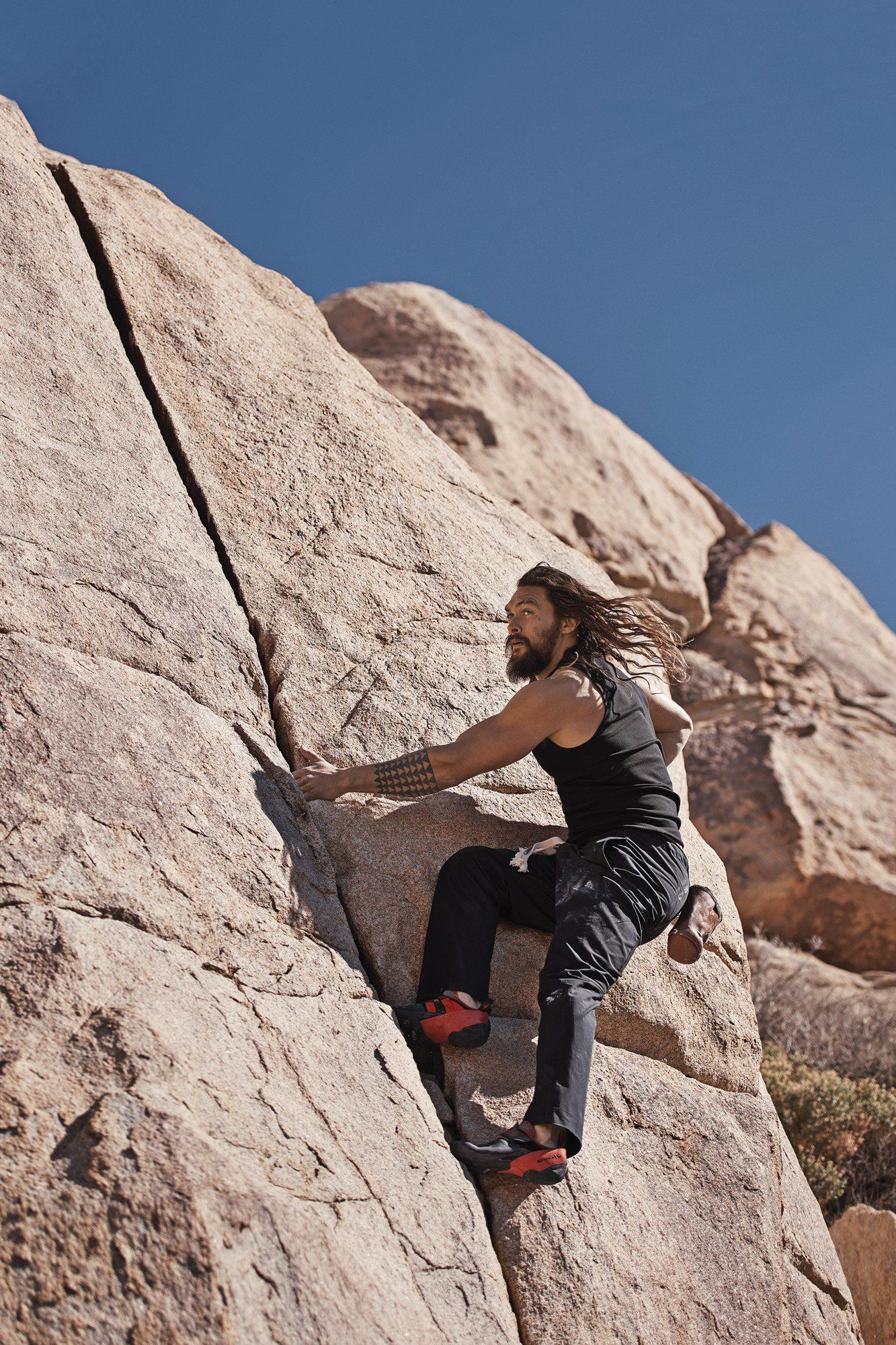 Image result for jason momoa rock climbing | Jason momoa, Jason momoa aquaman, Gq usa