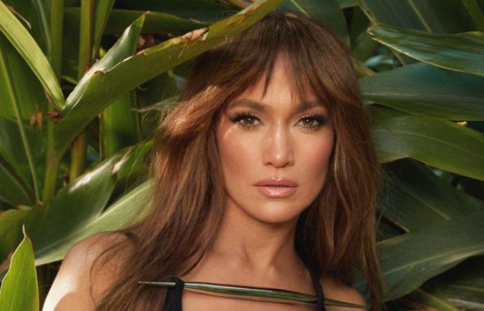 Jennifer Lopez rebrands tour as greatest hits show amid low sales