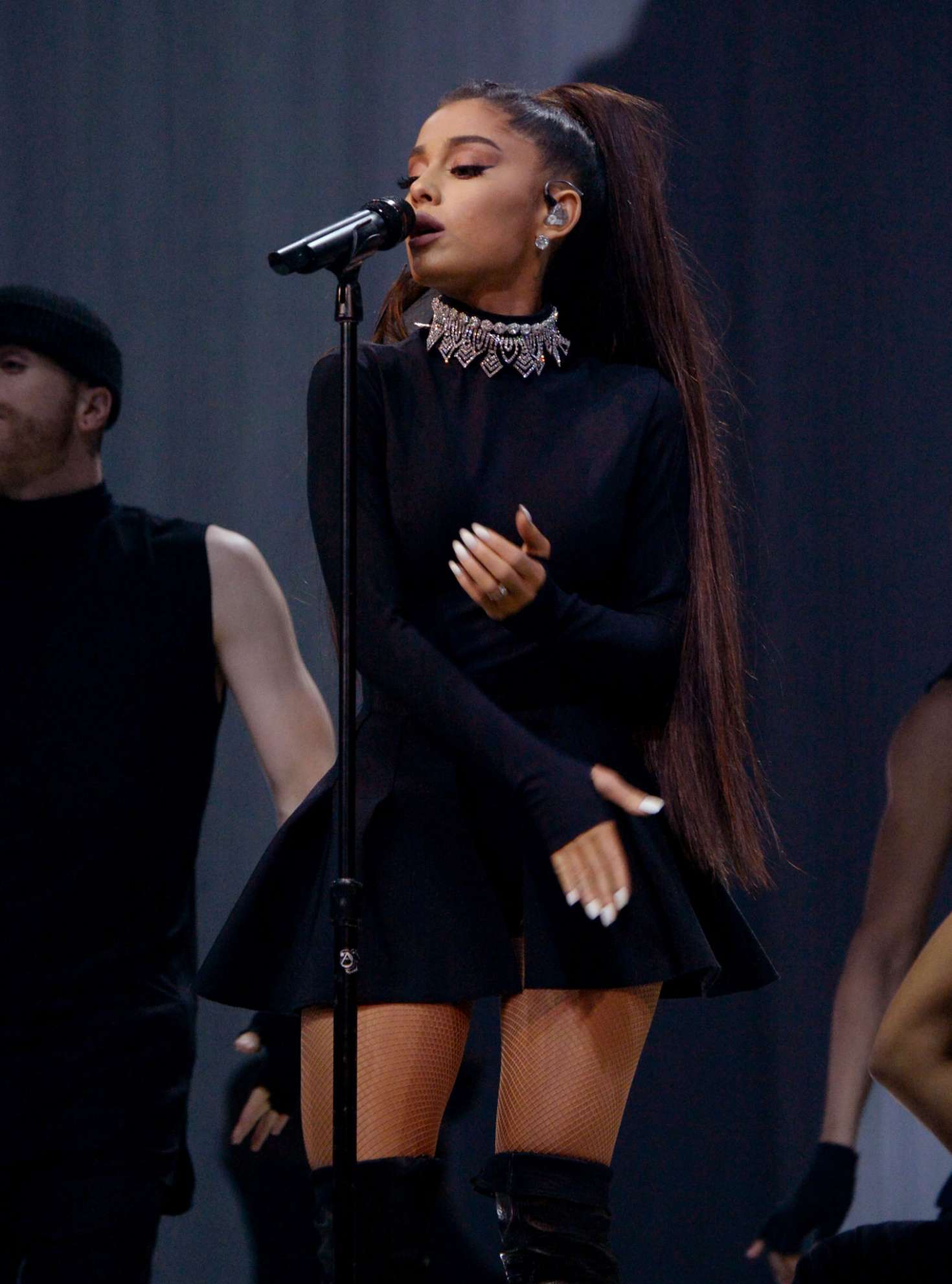 https://ifilmtimes.com/wp-content/uploads/2024/07/ariana-grande-dangerous-woman-tour-2017-34.jpg