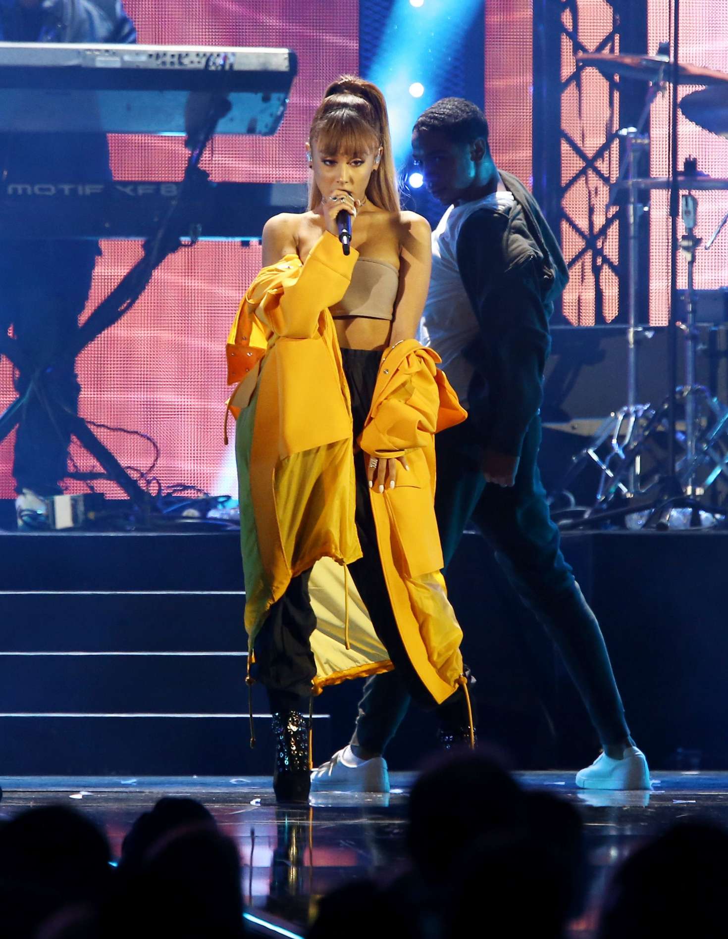 https://ifilmtimes.com/wp-content/uploads/2024/07/ariana-grande-performs-at-2016-iheartradio-music-festival-day-2-07.jpg