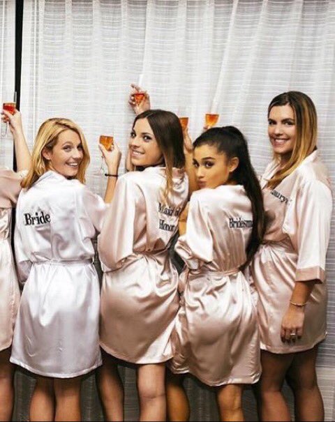 Ariana Grande Today ☀️ on X: ".@ArianaGrande was a bridesmaid for her friend Christie's wedding. 💍💐 https://t.co/vYMKSOpEhX" / X