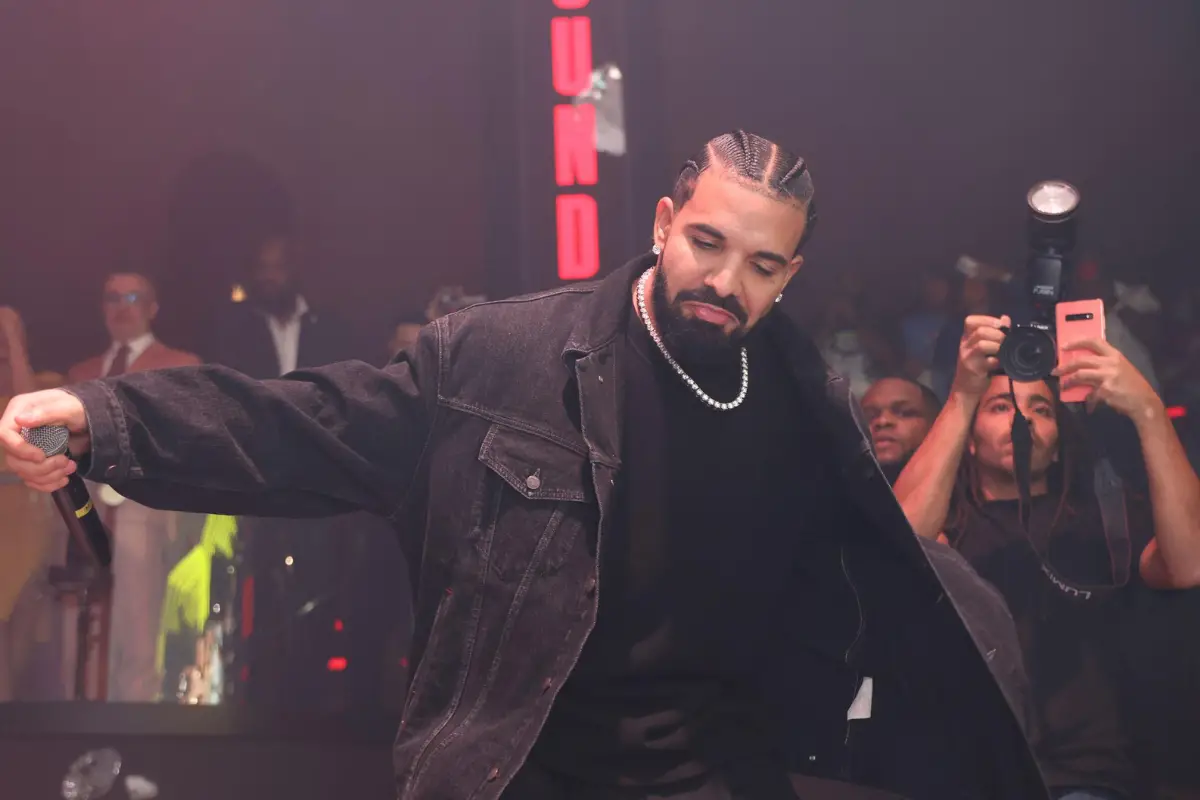 Drake Heads To Atlanta Strip Club With $250,000 In Plastic Bin