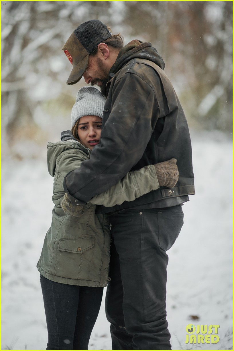 Jason Momoa Avenges His Wife's Death in the Trailer for 'Sweet Girl' - Watch Here!: Photo 4585321 | Adria Arjona, Isabela Merced, Jason Momoa, Movies, Netflix, Trailer Photos | Just Jared: Entertainment News