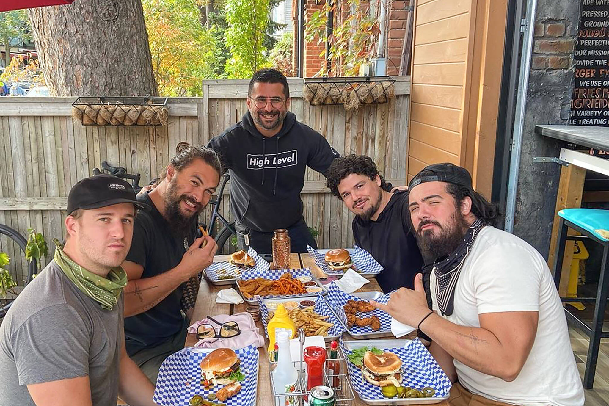 Jason Momoa spotted at popular Toronto burger joint