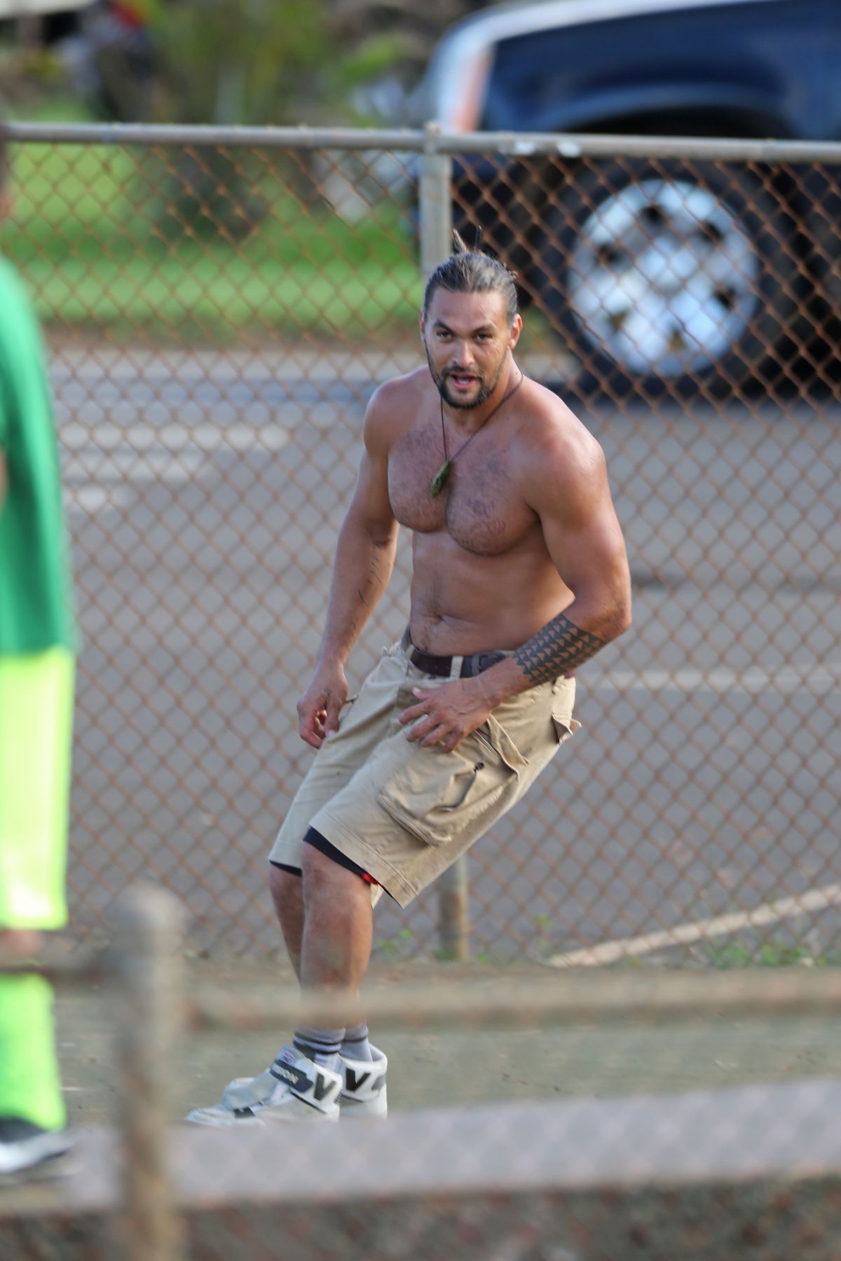 jason-the-best-momoa:“ JASON MOMOA Shirtless Skateboarding in Hawaii 09/04/2015by Alexa 8 September, 2015Part 1 of 3”