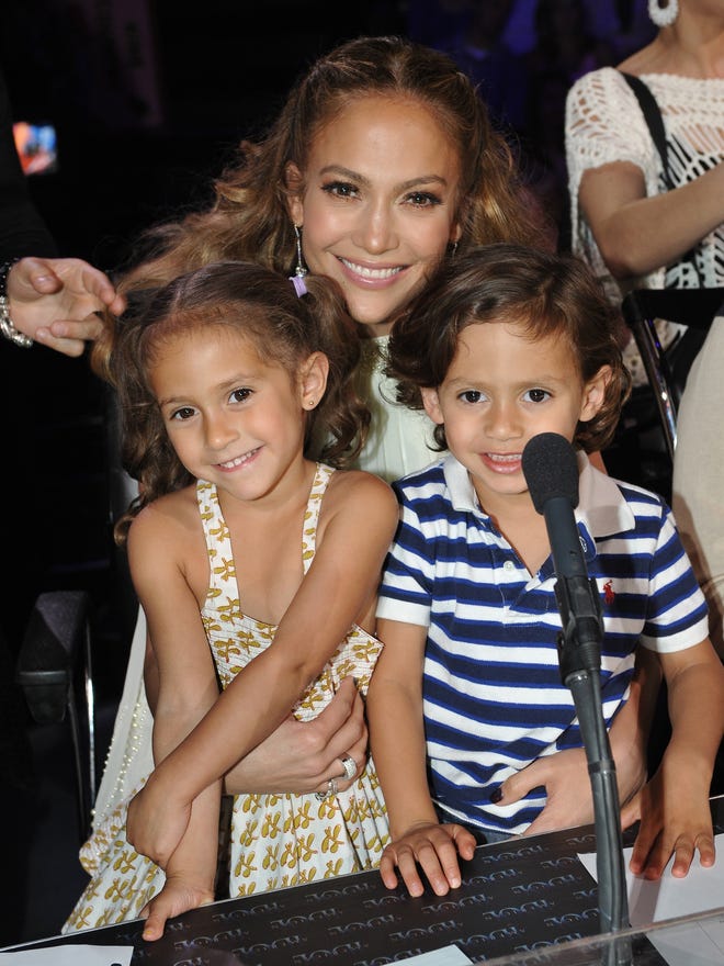 J.Lo acknowledges her 'non-traditional' family