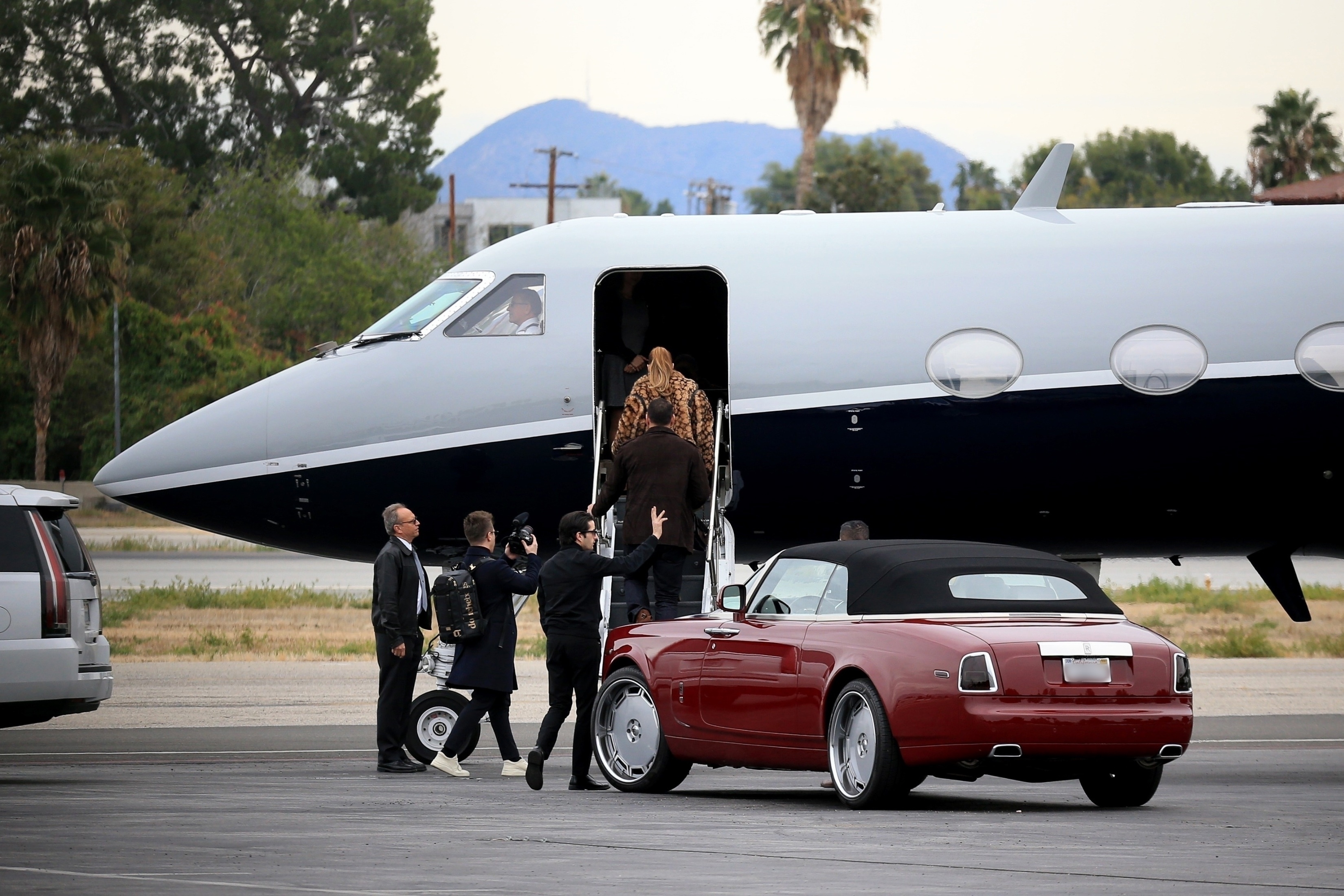 Jennifer Lopez’s Rolls-Royce Dawn