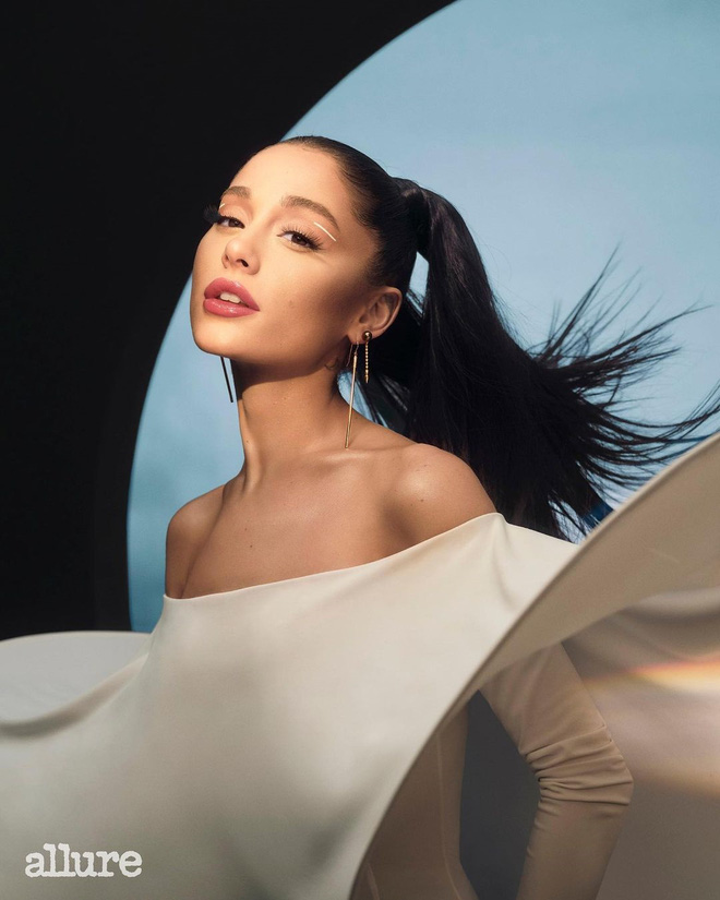 Ariana Grande nối chân Rihanna và Selena Gomez, chính thức trở thành bà chủ của thương hiệu mỹ phẩm mới - Hình 1