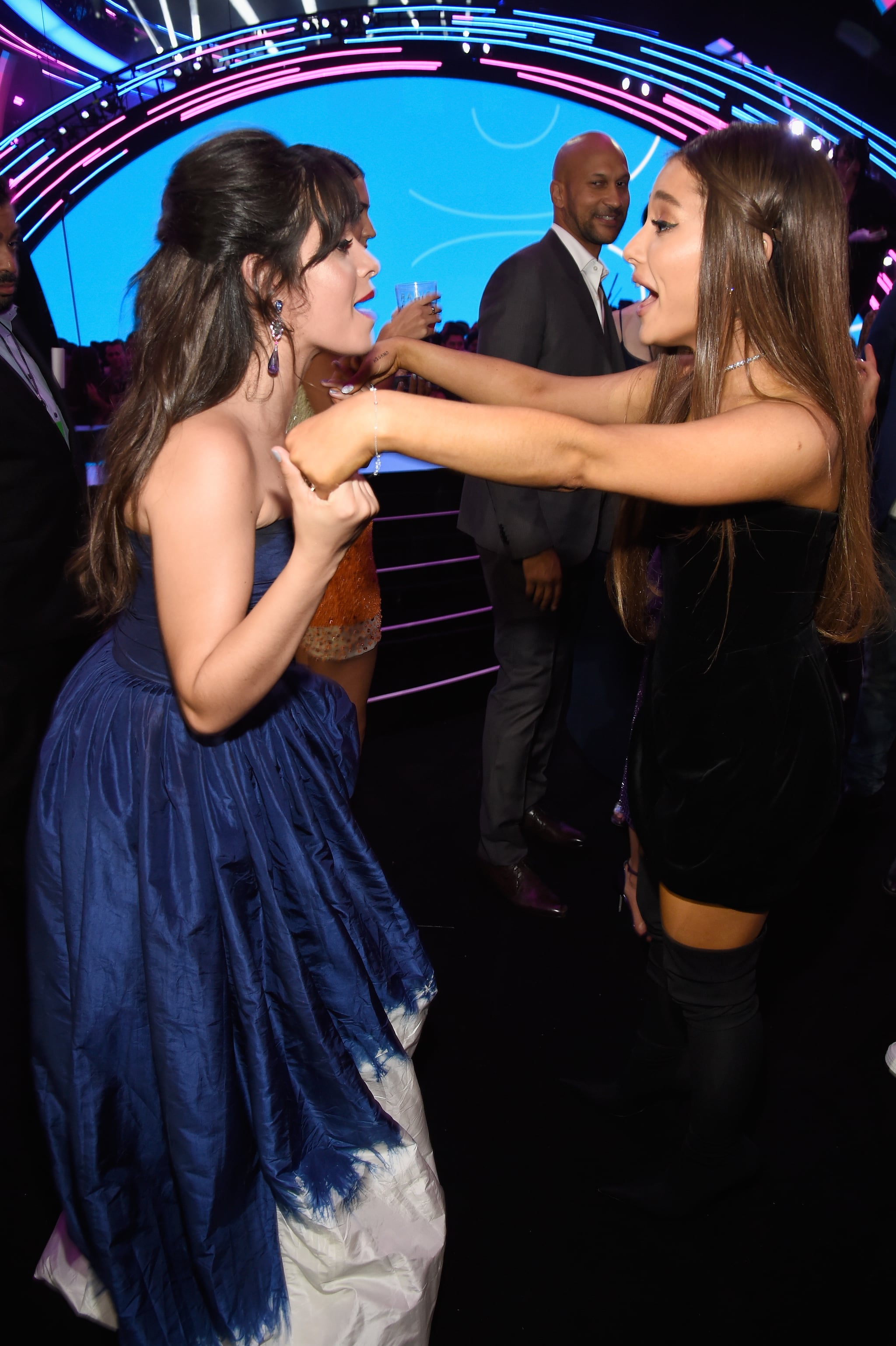 Ariana Grande and Camila Cabello at the 2018 MTV VMAs | POPSUGAR Celebrity UK