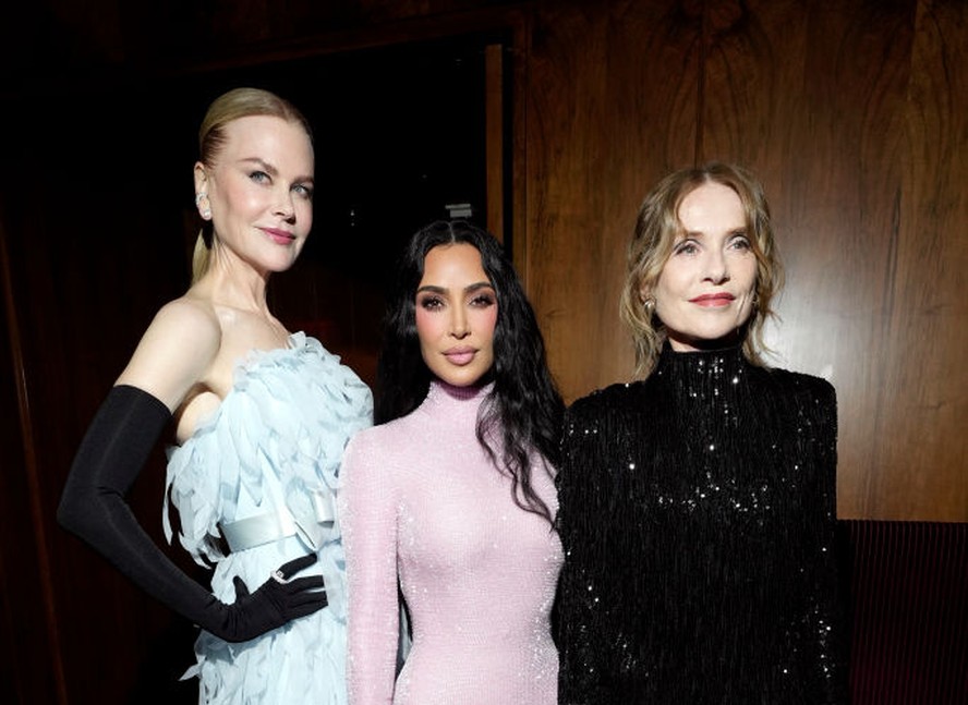 Kim Kardashian, Nicole Kidman e Isabelle Huppert posam deslumbrantes em evento em NY