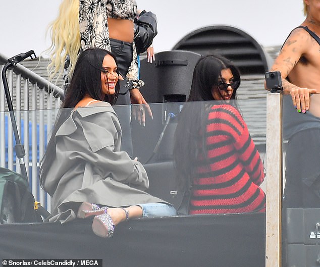 Megan Fox buddies up to Kourtney Kardashian at her beau Machine Gun Kelly's concert in Venice | Daily Mail Online