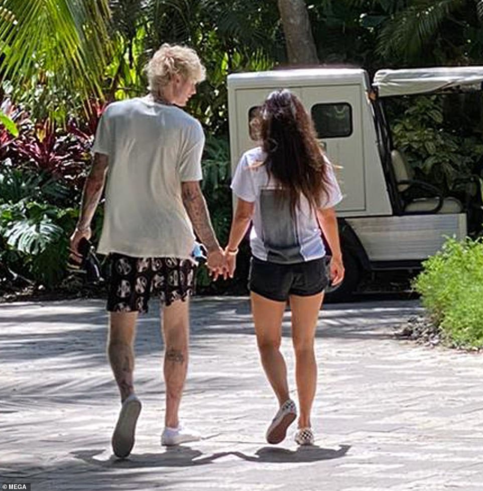 Megan Fox and Machine Gun Kelly hold hands during romantic vacation to Puerto Rico | Daily Mail Online