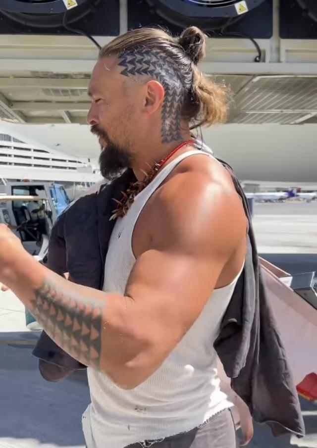 Jason Momoa debuts head tattoo