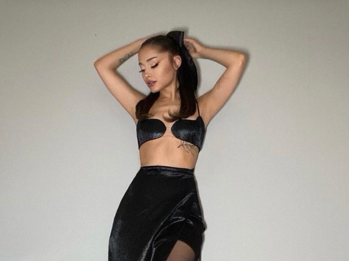 Ariana Grande's Toned Abs In A Bra Top Set Stole The Show On IG