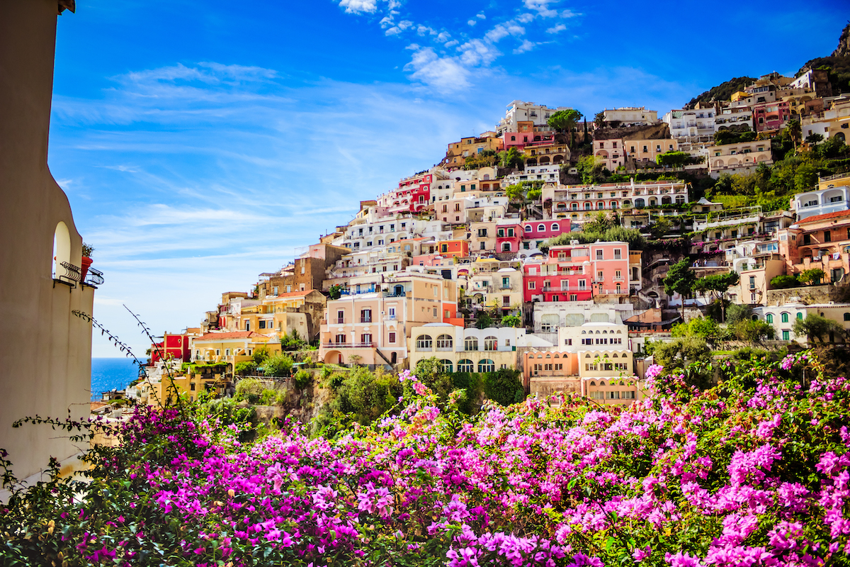 Positano - A Quick Guide to Italy's Vertical City - The Amazing Races