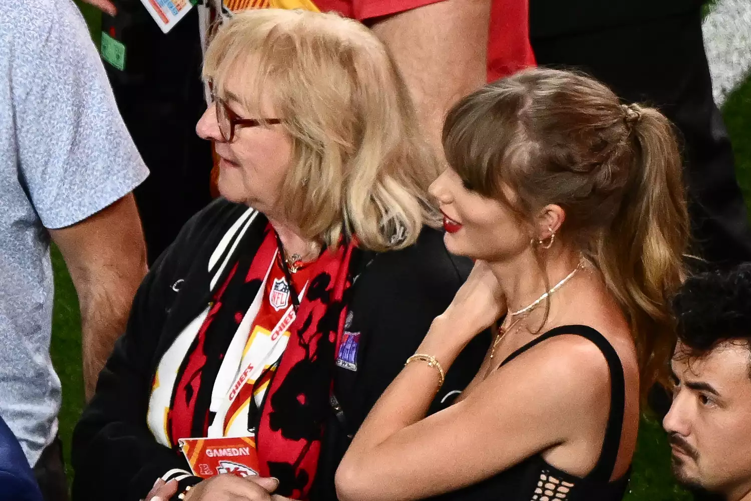 Taylor Swift and Donna Kelce