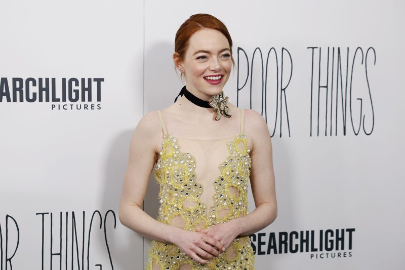 Emma Stone shines at 'Poor Things' premiere - UPI.com