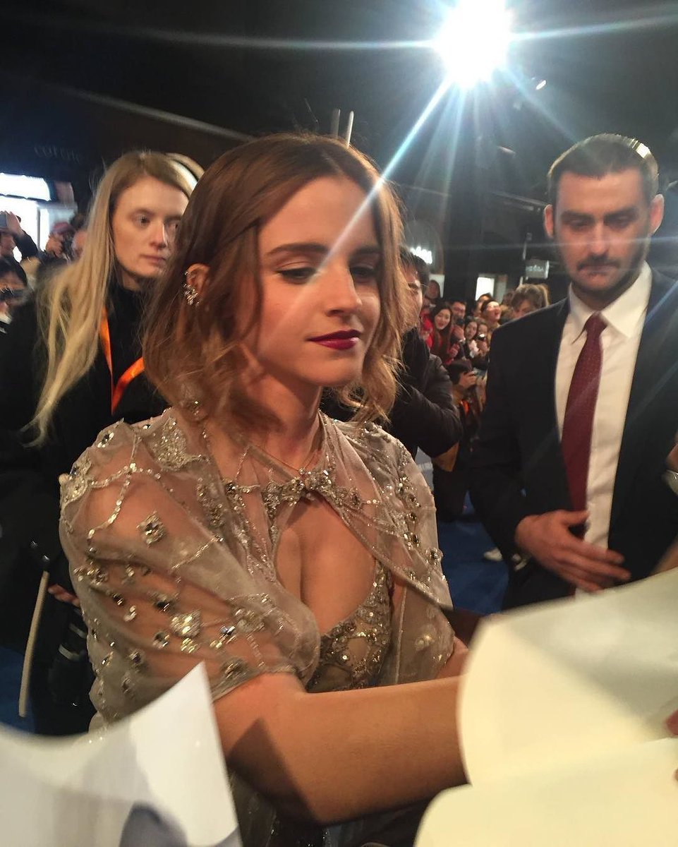 We Love Emma Watson on X: " #EmmaWatson at the “Beauty and the Beast” Premiere in Shanghai, China (02.27.17) https://t.co/9FiGdMkYoH" / X