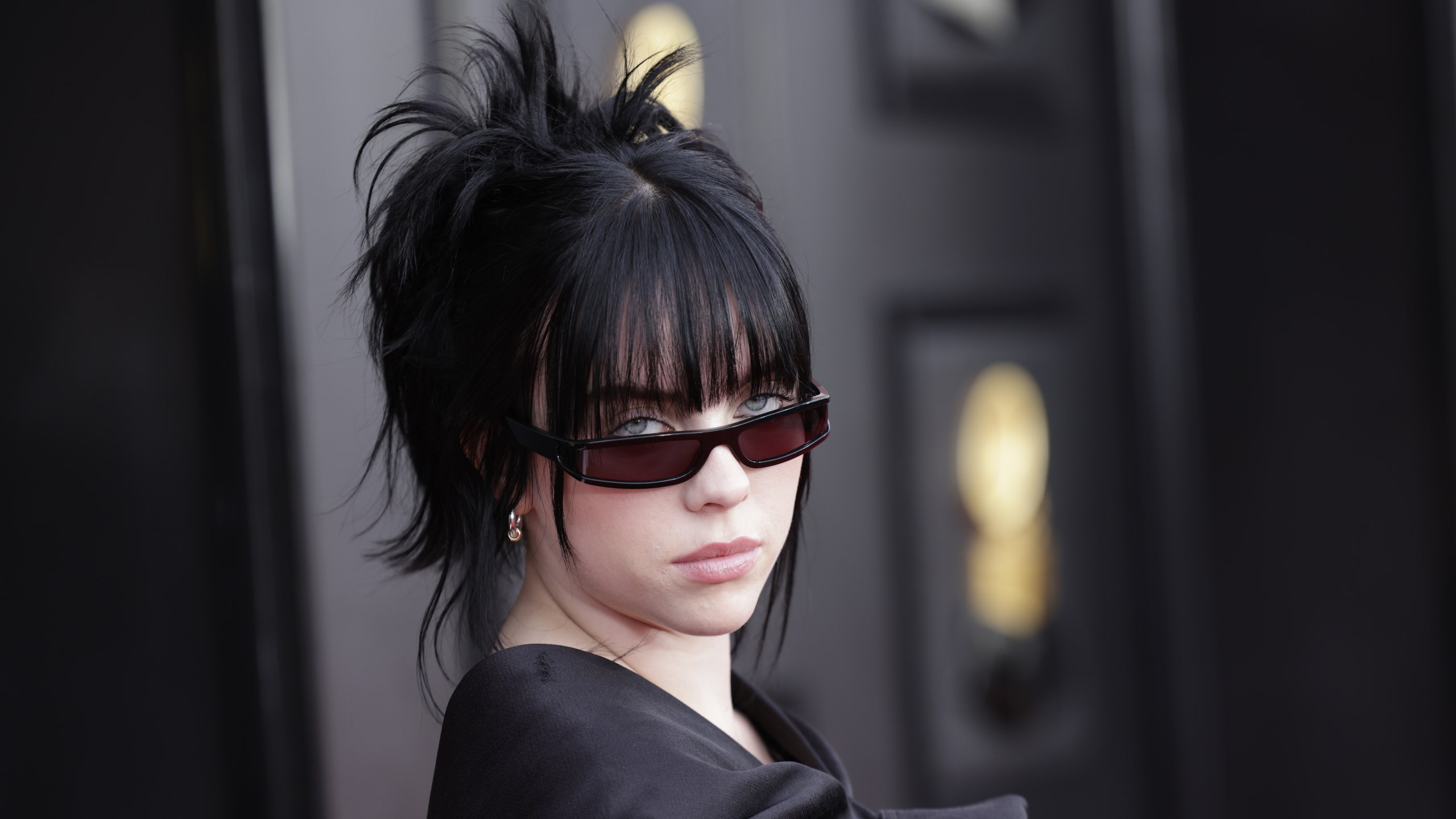 Billie Eilish at the Grammys red carpet.