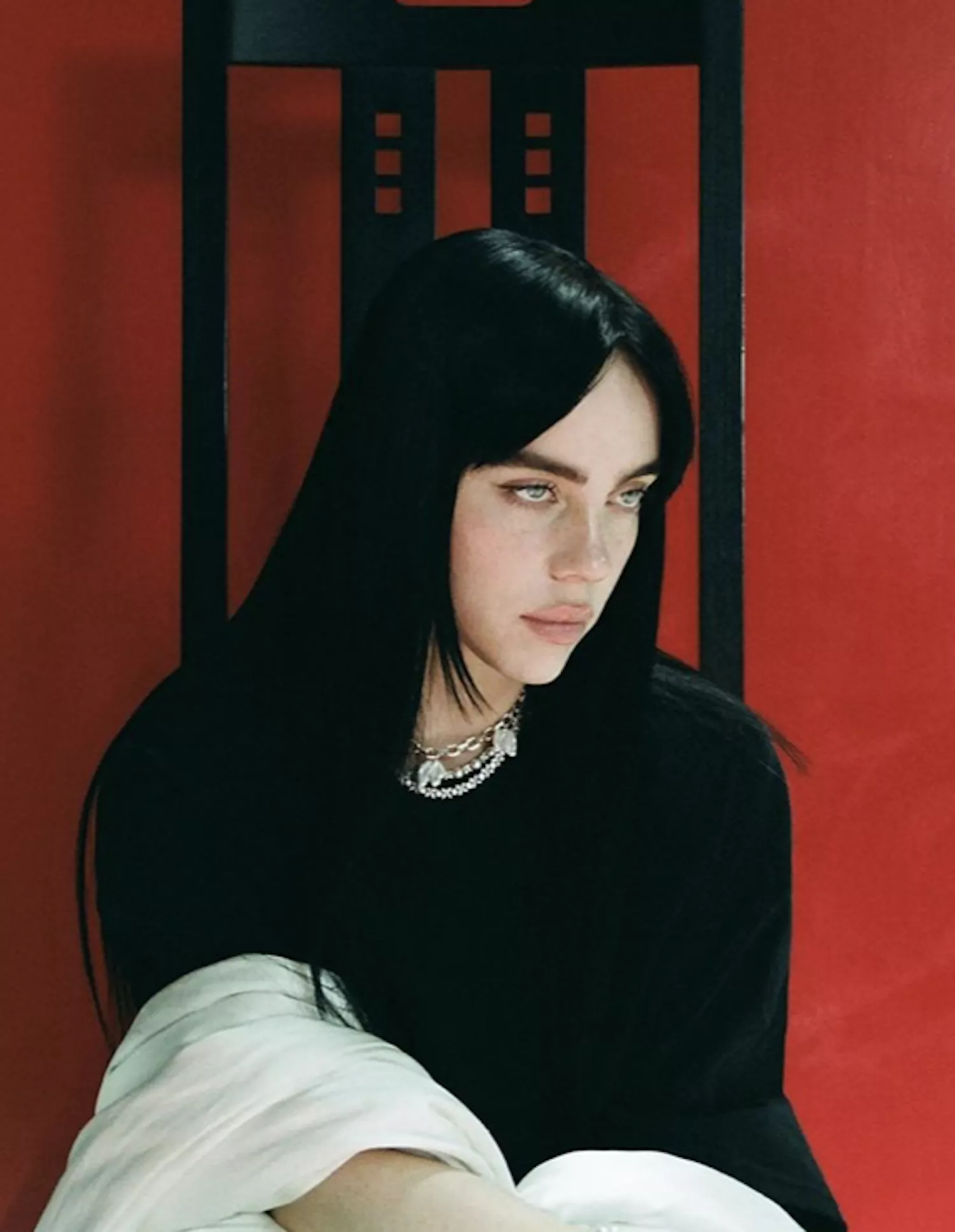 Billie Eilish with curtain bangs and straight hair