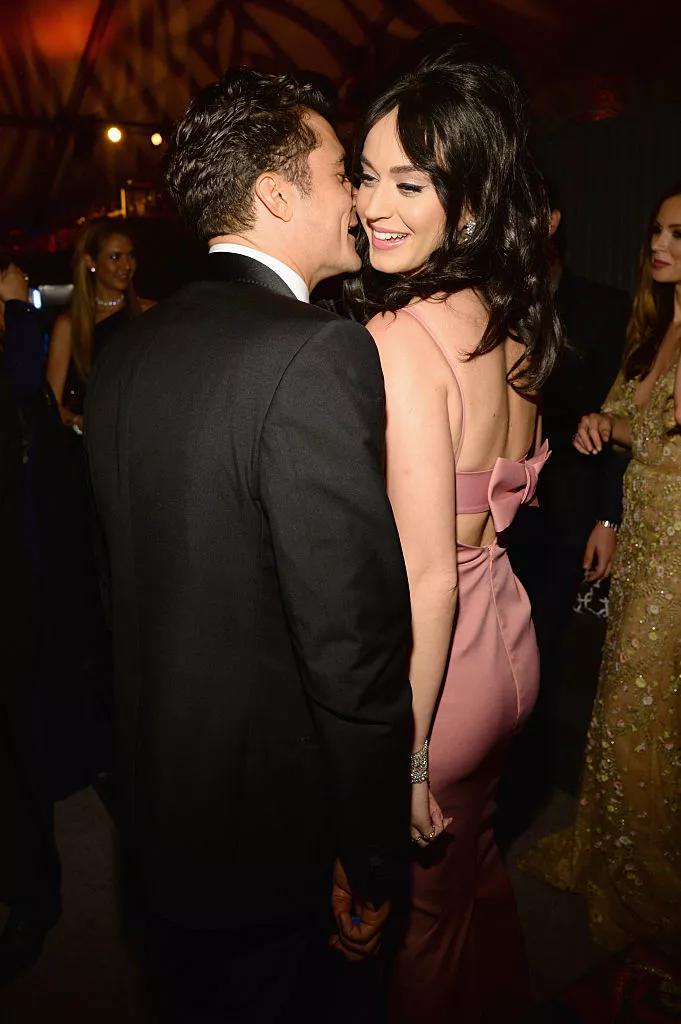 orlando bloom kissing katy perry on cheek