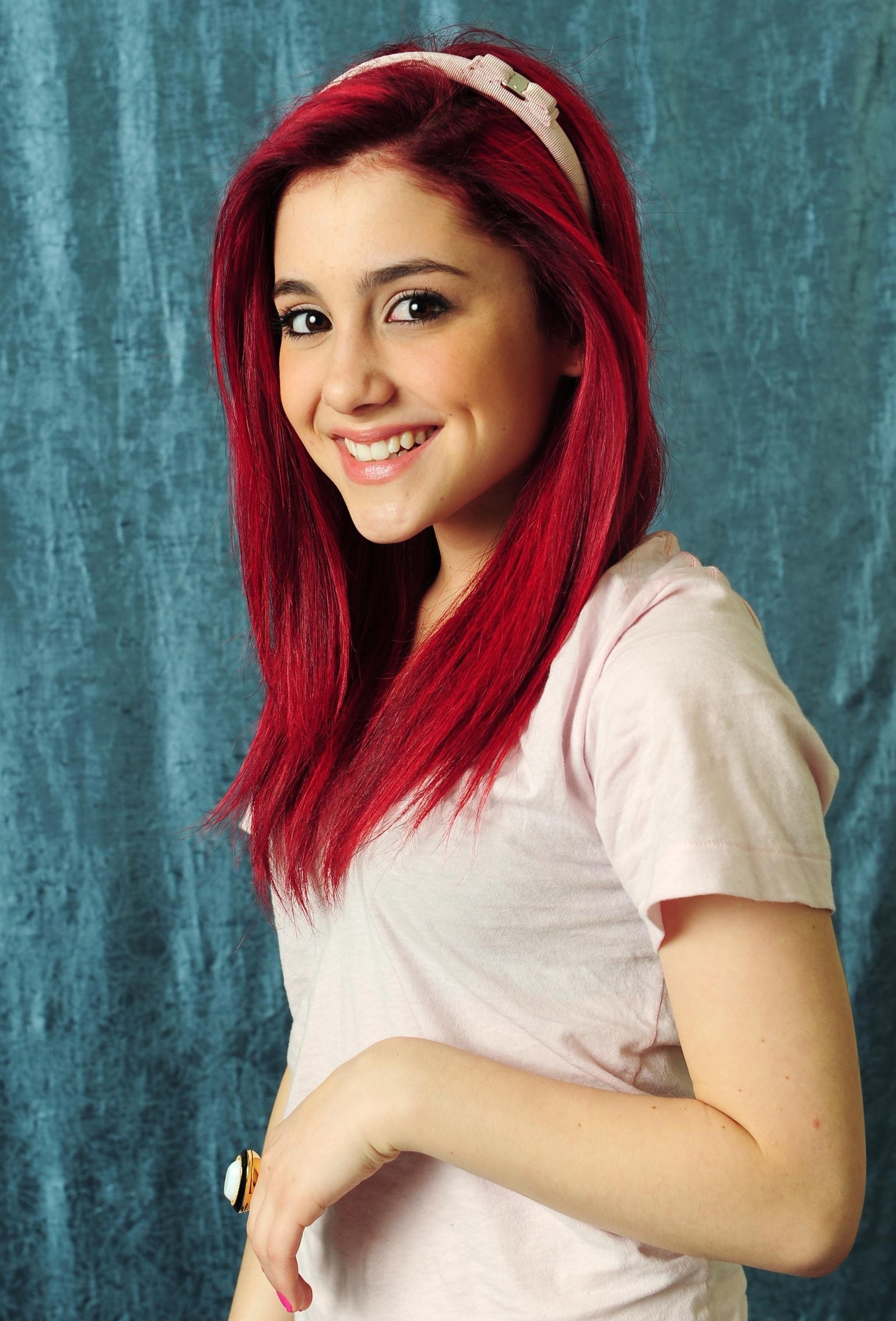 Ariana Grande | 2009 | Albert Michael Photoshoot | Ariana grande red hair, Ariana grande photos, Ariana grande