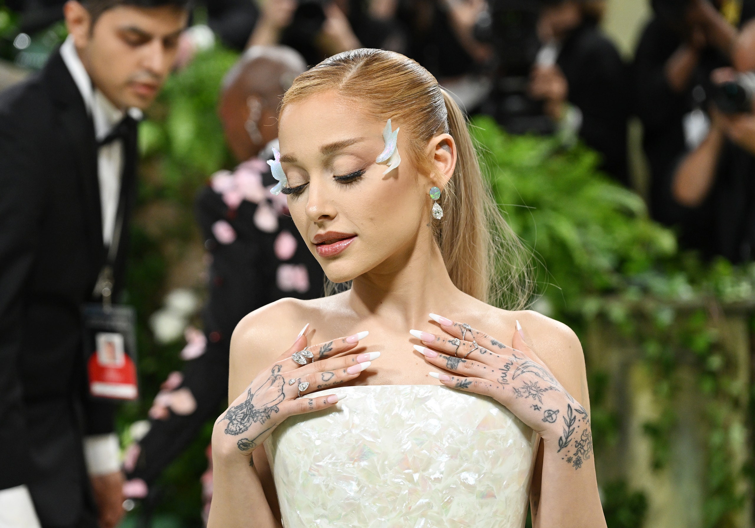 Ariana Grande Met Gala 2024: Her Look Is Glittery Glinda Glam | Glamour