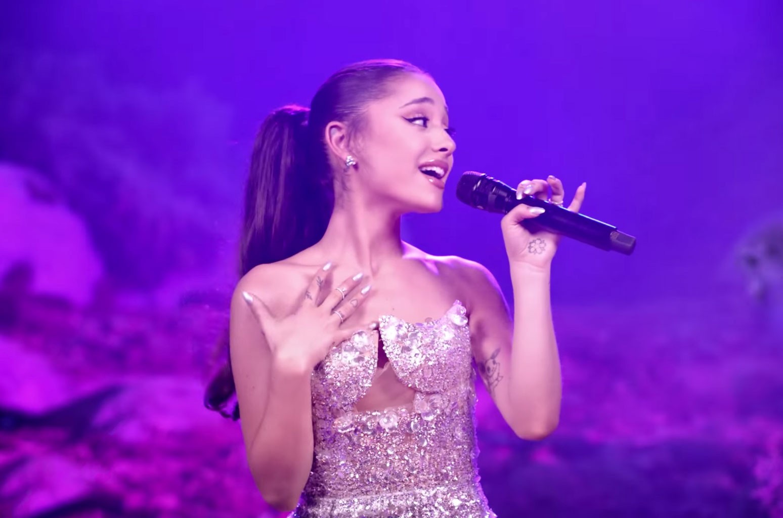 Ariana Grande Shows Off Her Star Power in Her First 'Voice' Promo: Watch - Detail page - EyeOnPop