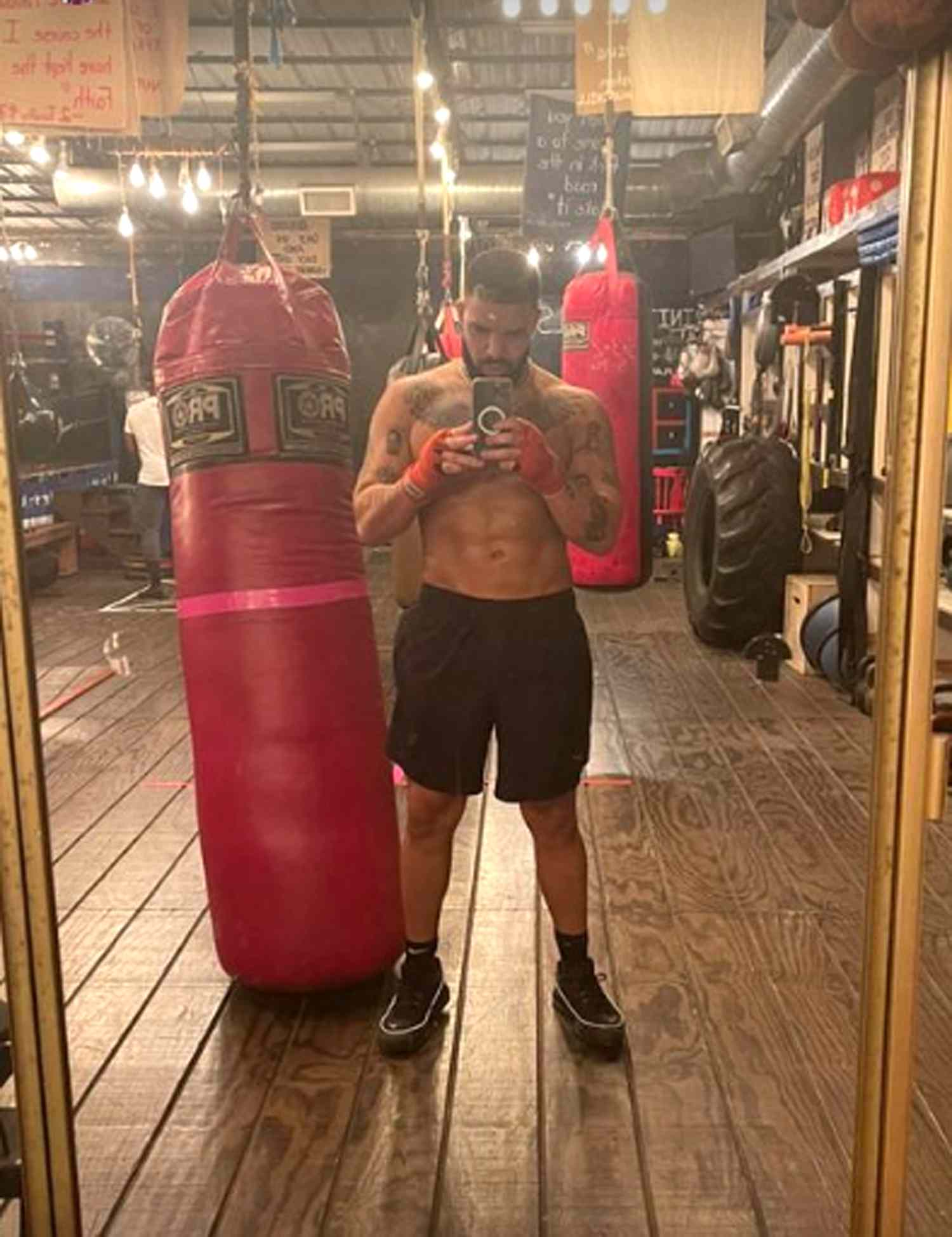 Drake Shows Off Six-Pack in Shirtless Selfie After Boxing Session