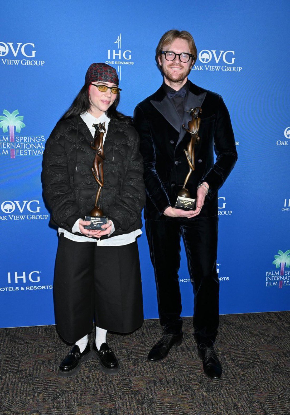 Info Billie Brasil on X: "LINDOS! Billie Eilish e Finneas na premiação do Festival Palm Springs. https://t.co/HOcTQxoEVG" / X