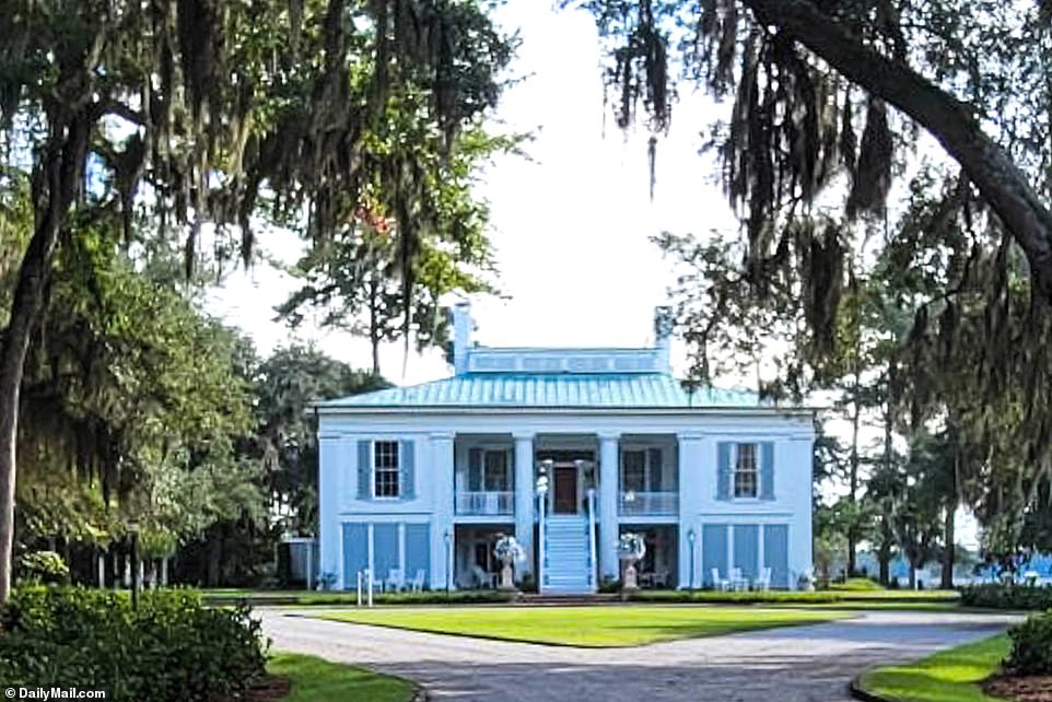 Hollywood's A-listers rushed to Ben Affleck's plantation style home to watch the duo tie the knot