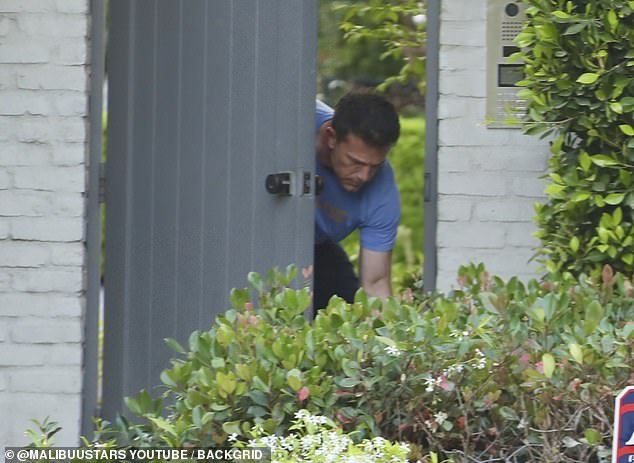 Affleck received two separate food deliveries throughout the day, and at one point, was spotted grabbing one of the orders that was left out front