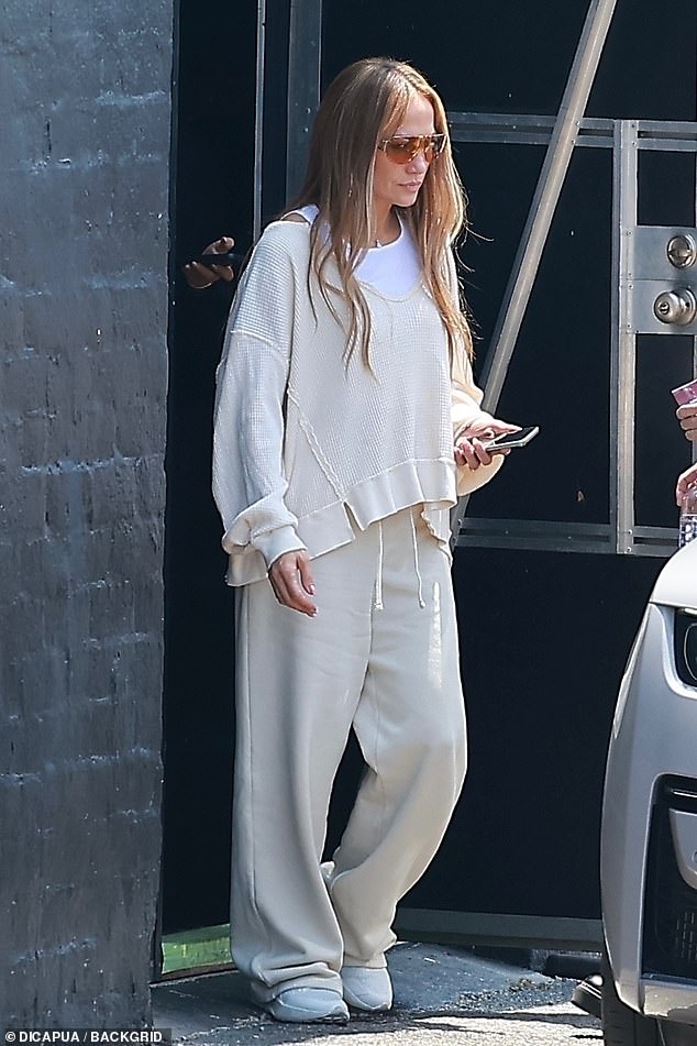 While emerging in public for the first time since abruptly scrapping her This Is Me... Live Tour to spend time with her children and family, the superstar, 54, attempted to keep a low profile as she arrived to the Mihran K. dance studio in Burbank