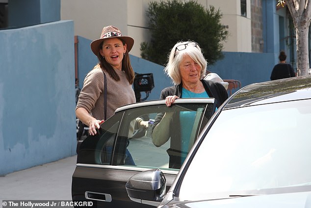 Garner held open the door for Affleck's mother Christine Boldt on the weekend day